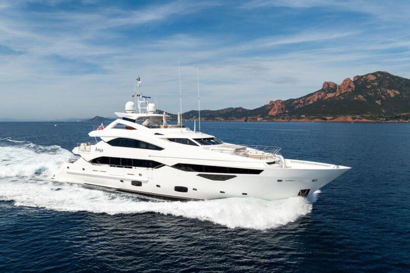 Sunseeker 131 Yacht (2015)