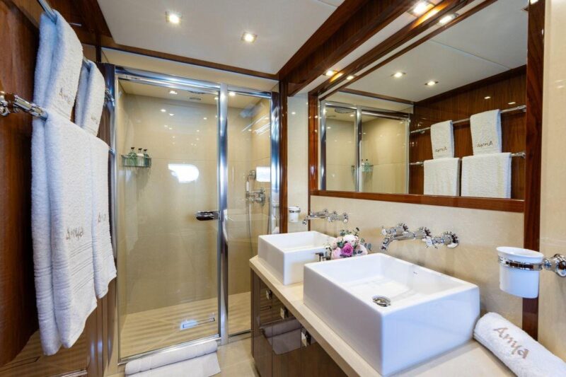 Sunseeker 131 Yacht (2015)